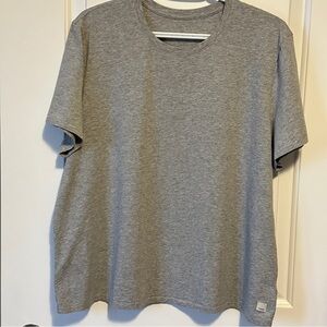 Vuori Cropped Tee  *no size *tiny logo